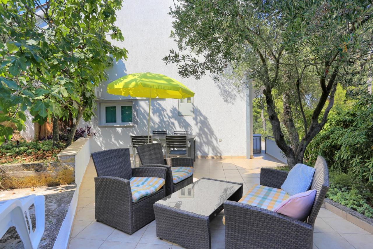 Apartments By The Sea Arbanija, Ciovo - 4320 Trogir Exterior photo