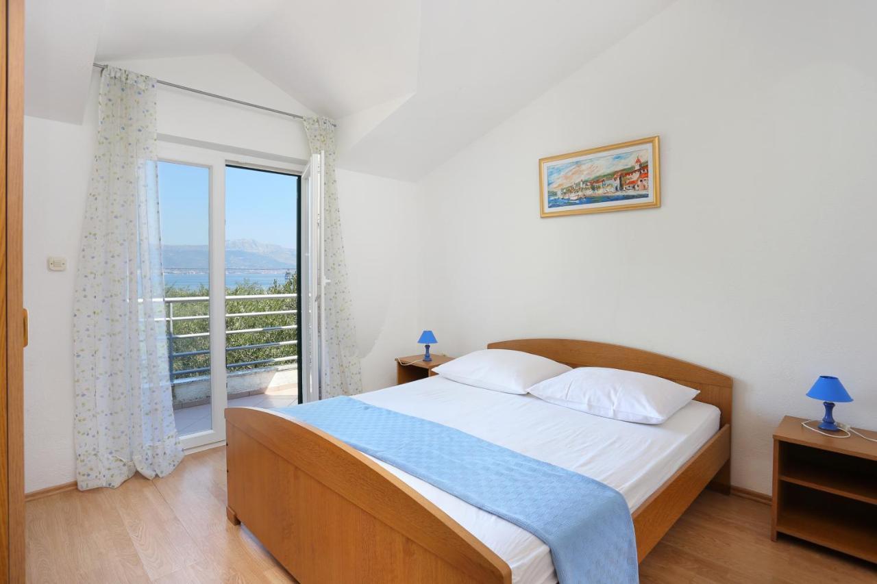 Apartments By The Sea Arbanija, Ciovo - 4320 Trogir Exterior photo