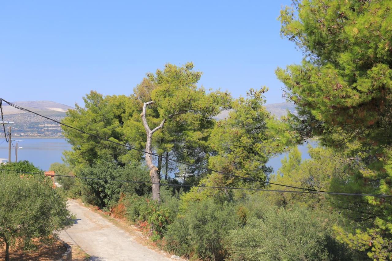 Apartments By The Sea Arbanija, Ciovo - 4320 Trogir Exterior photo